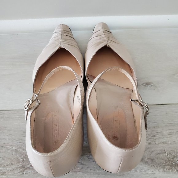 Women's Leather Heel Pumps, Size 9 - Picture 3 of 11